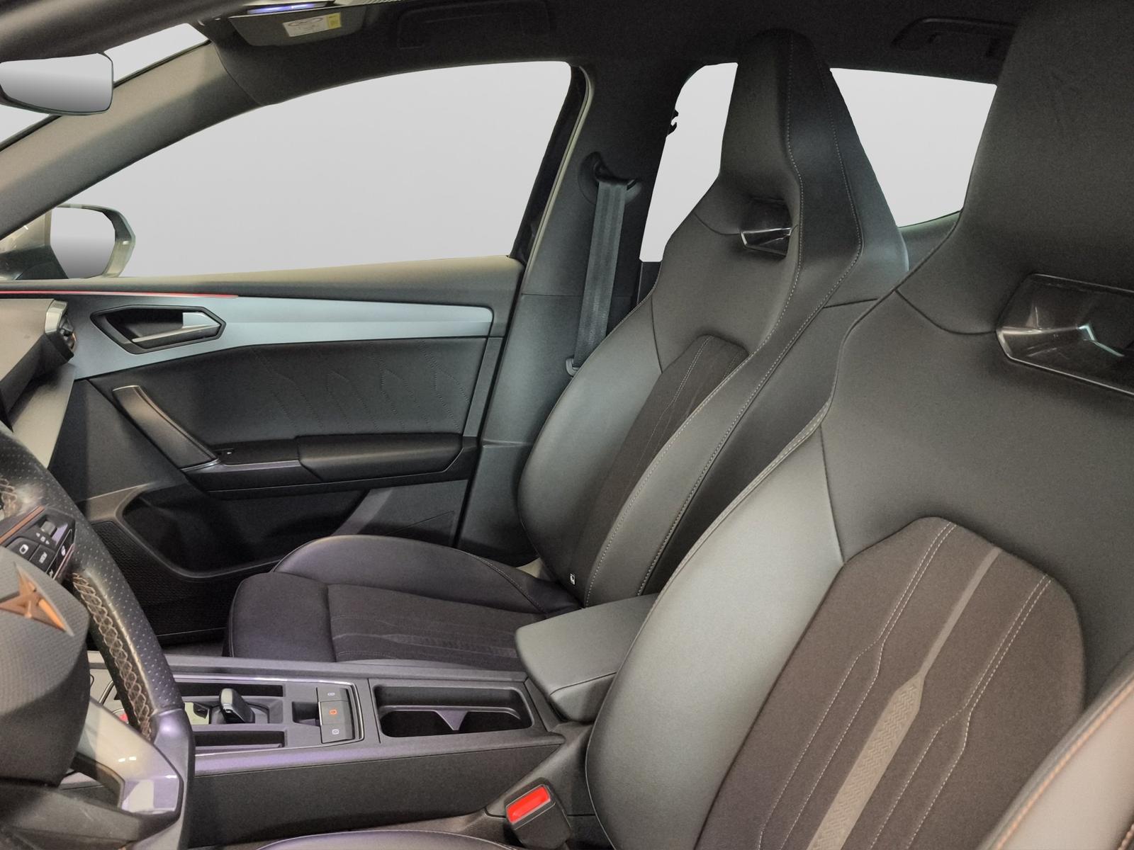 Cupra Leon 1.4 e-Hybrid DSG VZ LED+NAVI+19+EL.SITZ+KAM