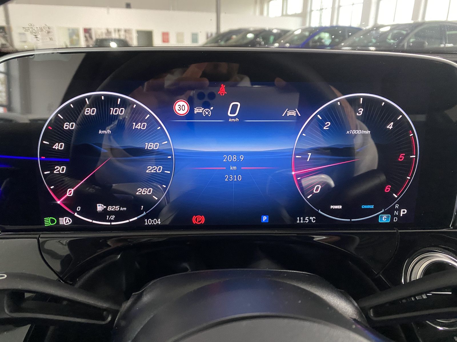 Fahrzeugabbildung Mercedes-Benz E 220 d T 4M Exclusiv/HYPER/PANO/Leder/Pano/DIS/