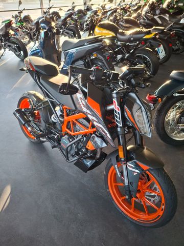 KTM Duke 125