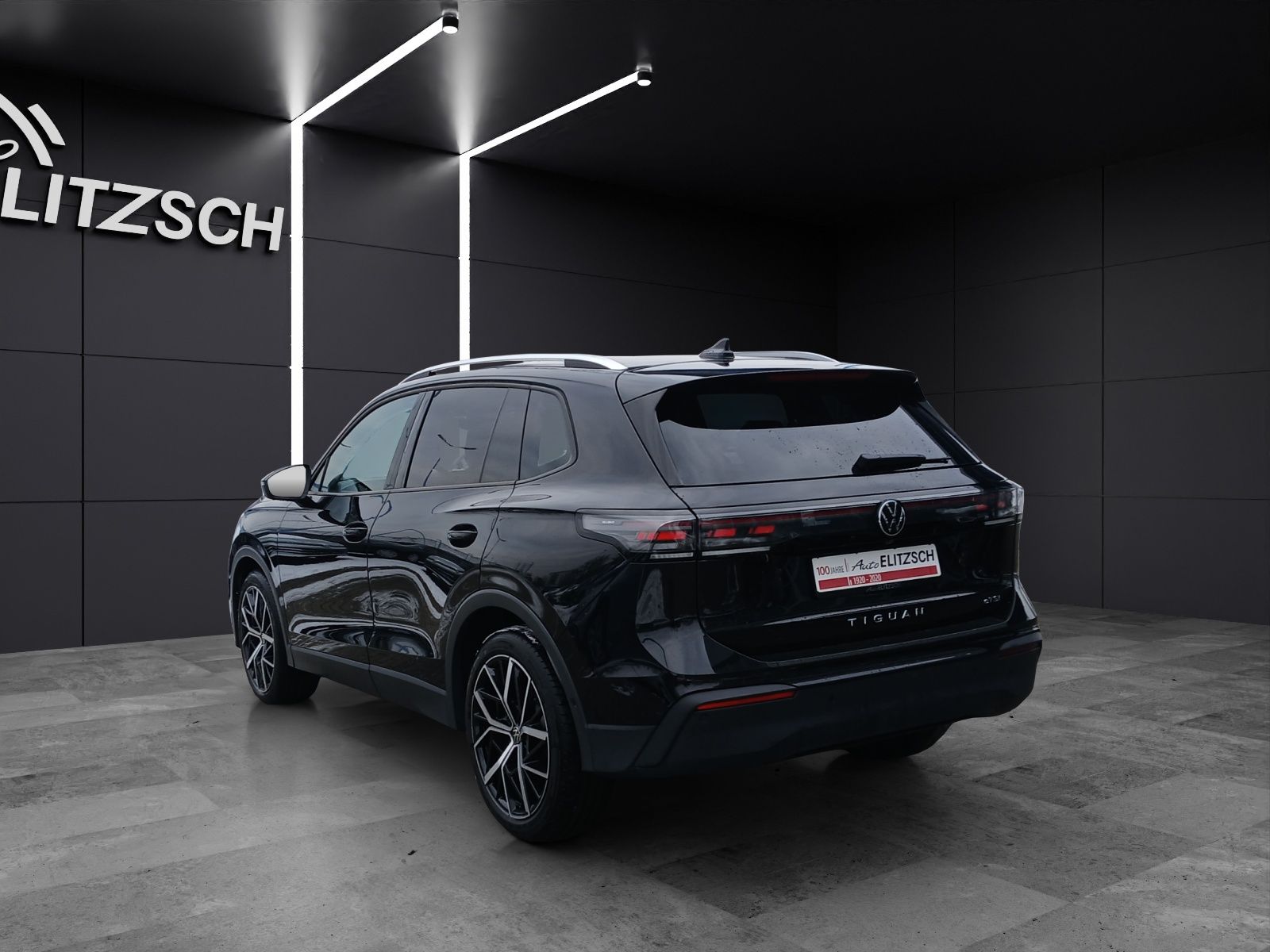 Fahrzeugabbildung Volkswagen Tiguan eTSI Life DSG LED AHK Navi AID ACC RFK SH