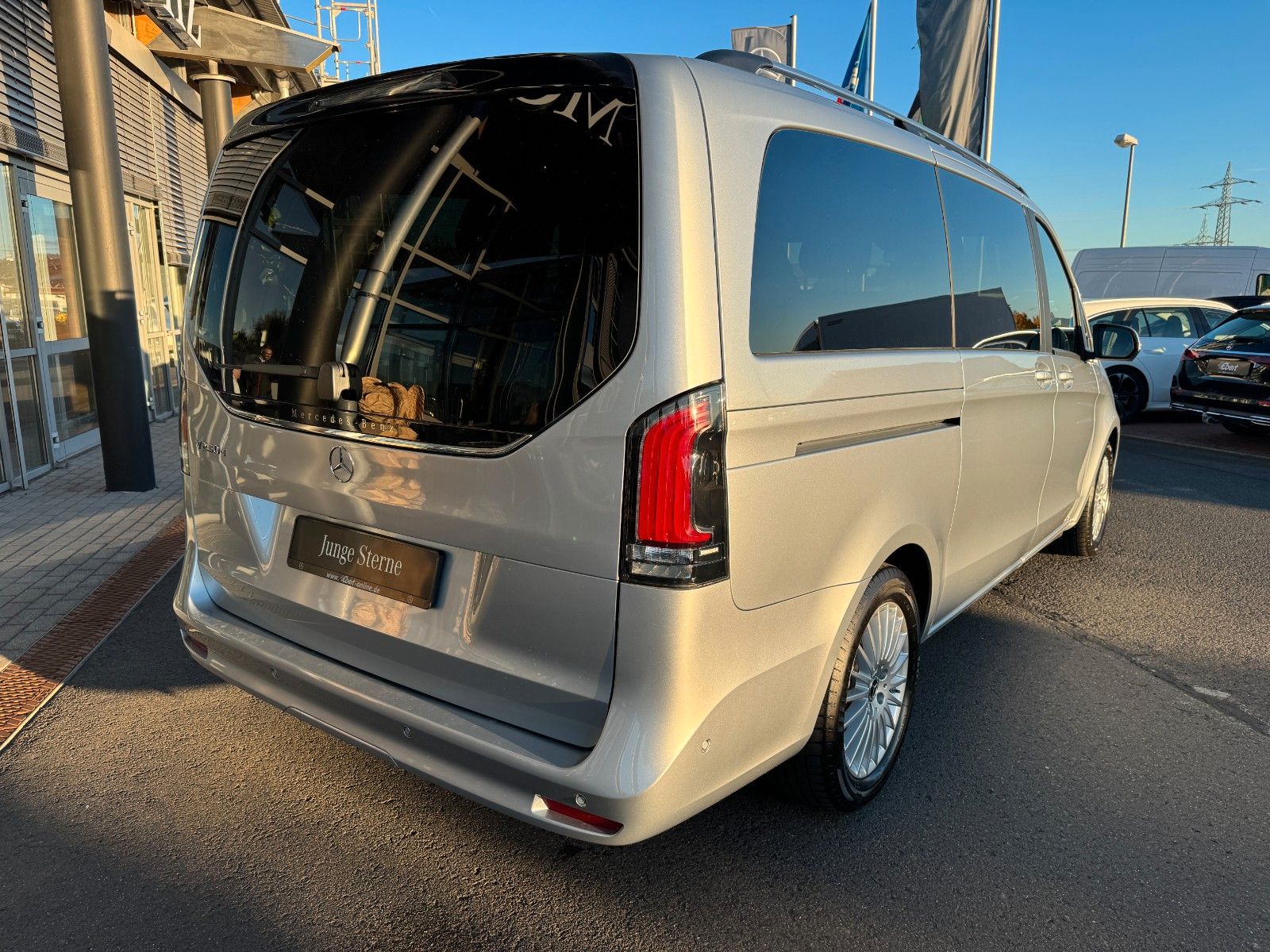 Fahrzeugabbildung Mercedes-Benz V 250 d STYLE DISTRONIC MULTIBEAM elektr Türen