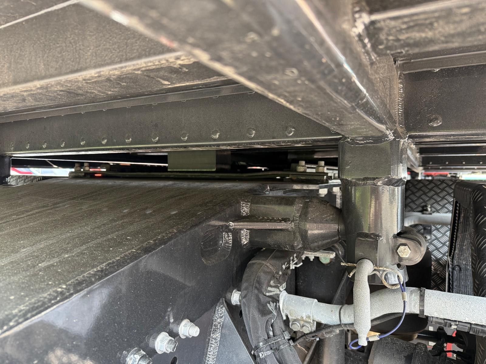 Fahrzeugabbildung MAN 35.520 8x4 Kran Fassi F800, OHNE ABSTÜTZÜBERWACH