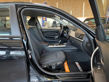 BMW 320i Advantage *NAVI*PDC*MFL*TEMP*