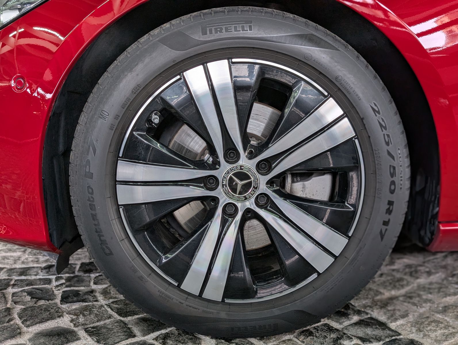 Fahrzeugabbildung Mercedes-Benz C 220 d T 2x Avantgarde LED AHK LEDER KAM 4x-SHZ