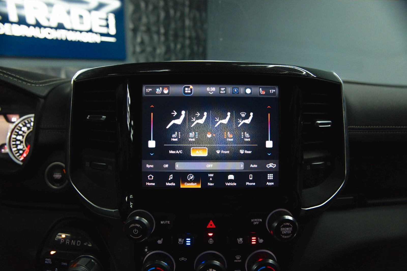 Fahrzeugabbildung Dodge RAM 5.7 V8 HEMI 4x4 Night LARAMIE LONGBED 19%