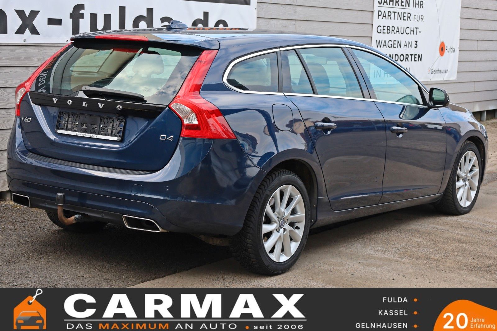 Fahrzeugabbildung Volvo V60 Kombi Momentum T.Leder,Navi,Xenon,Kamera,AHK