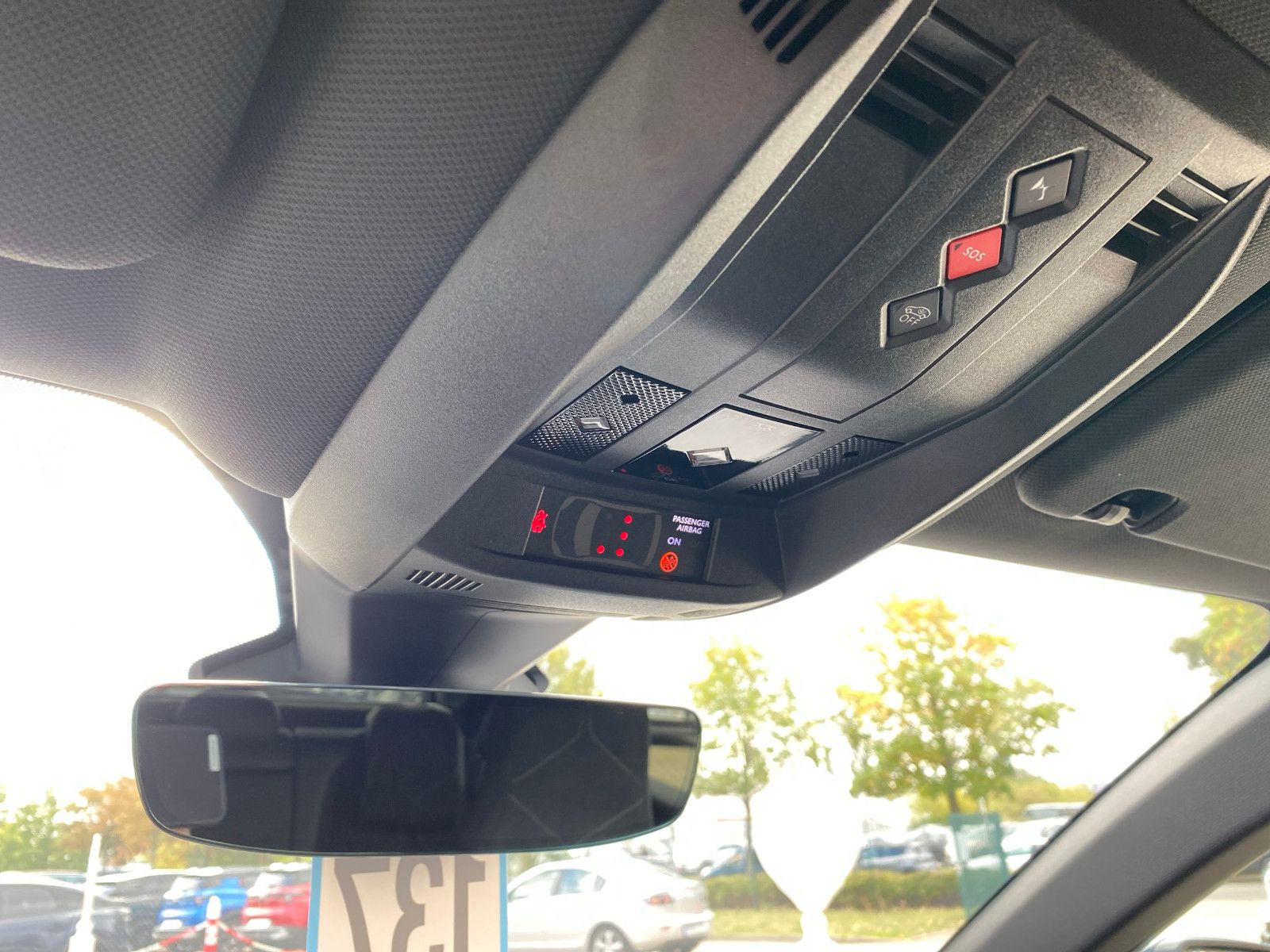 Fahrzeugabbildung DS Automobiles DS7 BlueHDI 130 EAT8 Performance Line + *LED*19*