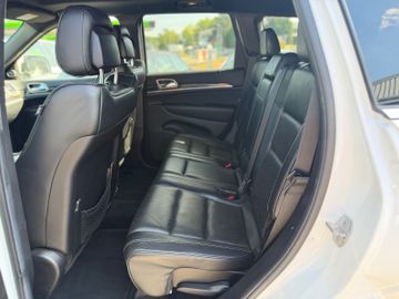 Jeep Grand Cherokee - 9