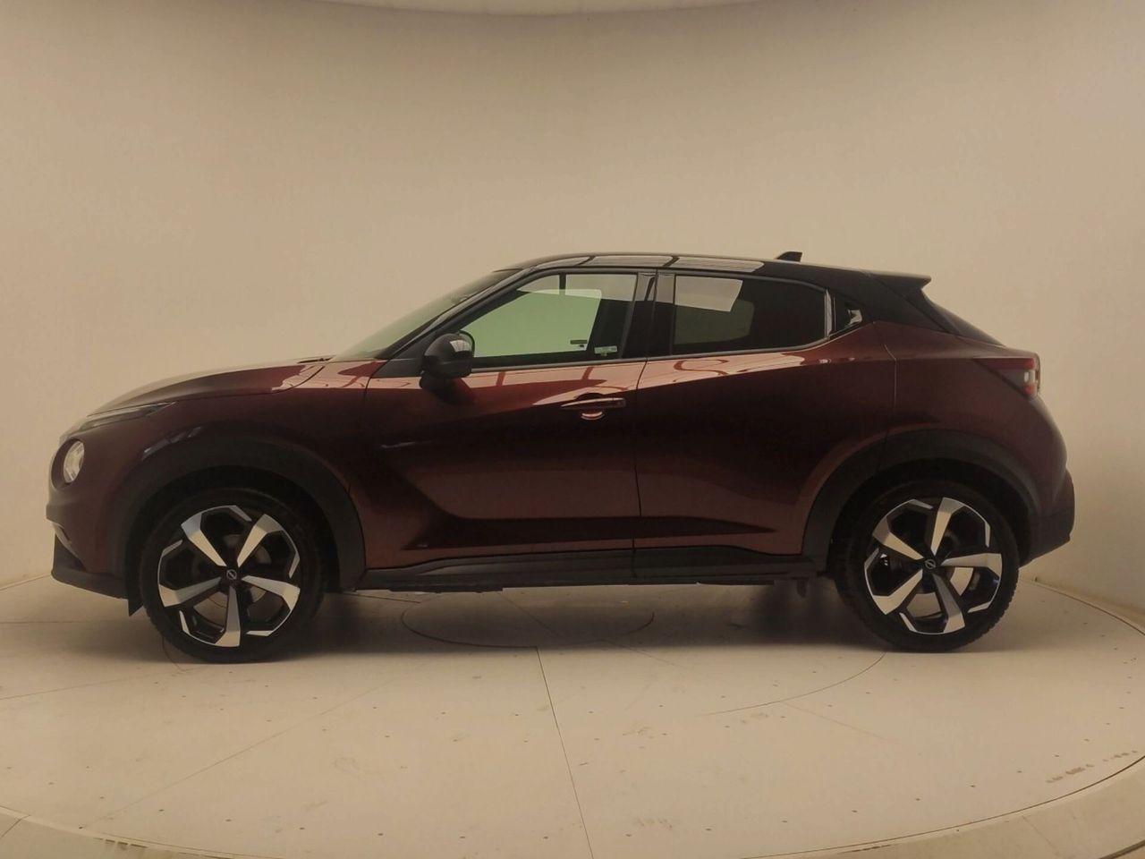 Nissan Juke 1.0 DIG-T 114 CV Tekna imagem 2