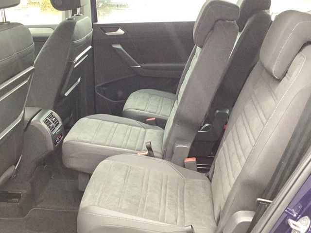 Fahrzeugabbildung Volkswagen Touran Comfortline Navi LED ACC SH AHZV