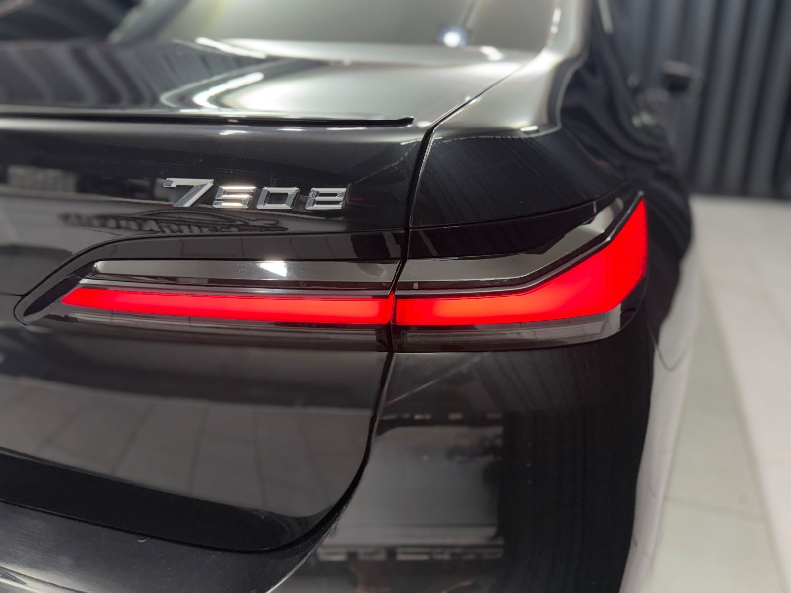 Fahrzeugabbildung BMW 750e xDrive M Sport Pro|TV|B&W|MASSAGE|SKY-LOUNG