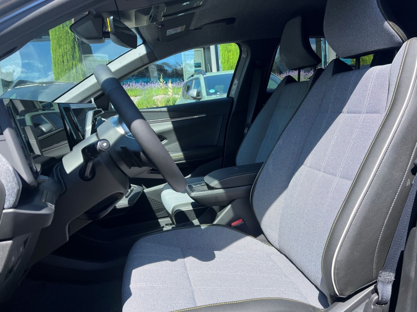 Fahrzeugabbildung Renault Megane Techno E-Tech Electric  Digitales Cockpit