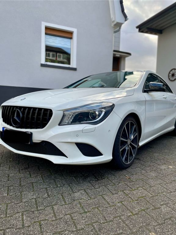 Image of Mercedes-Benz CLA 220