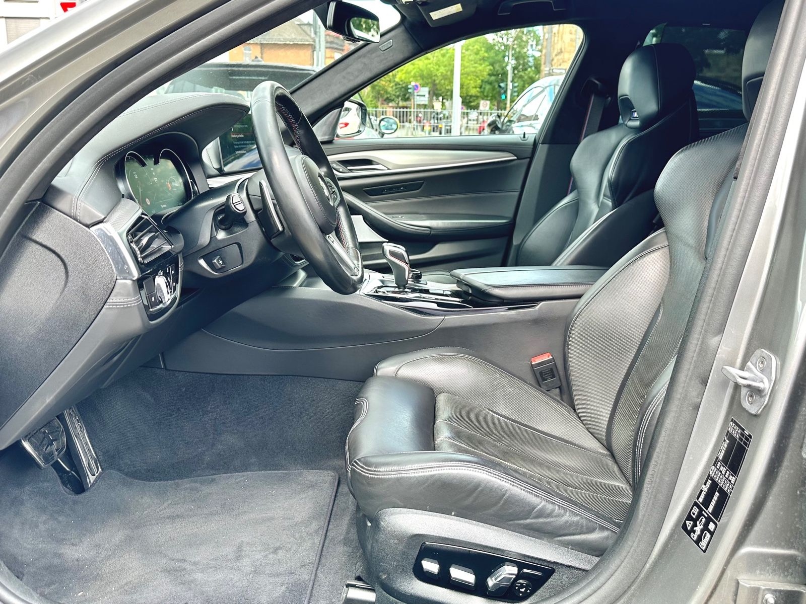 Fahrzeugabbildung BMW M5*AKRAPOVIC ANLAGE+CARBON+MOD.2019