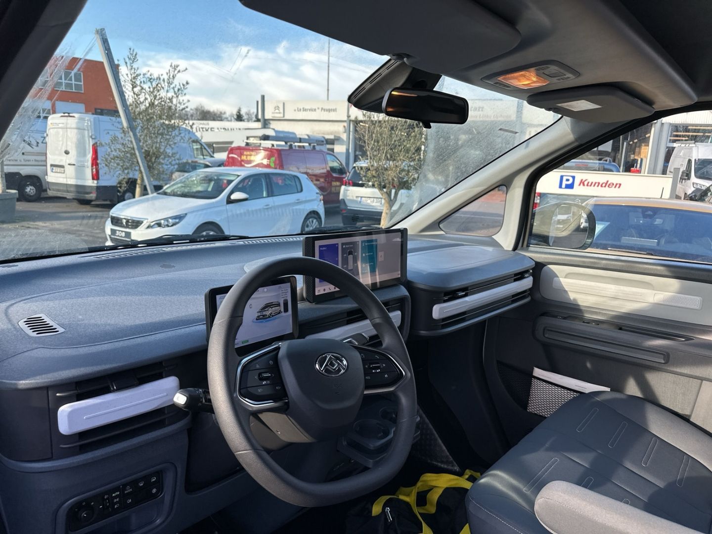 Fahrzeugabbildung Maxus e-Deliver5 L1H1 64 Spurhalteass. Navi 360 Kamera