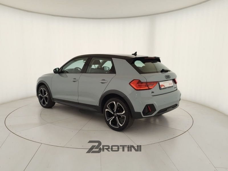 Audi A1 Sportback 30 TFSI S tronic Identity Blac imagem 2