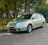 Toyota Avensis Combi Executive 2.0-l-VVT-i Automati... - Toyota Avensis aus 2005: Kombi