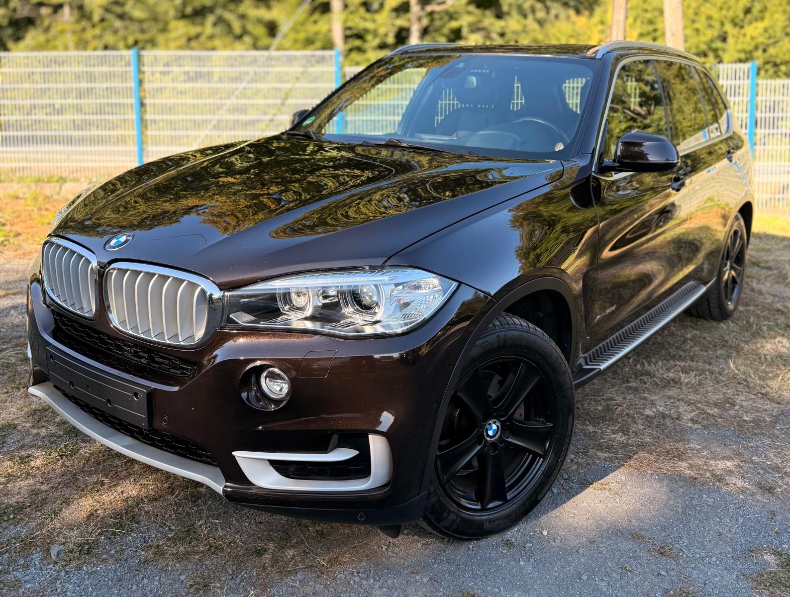 BMW X5 xDrive 30d *HUD*PANO*AHK*KAMERA*LEDER