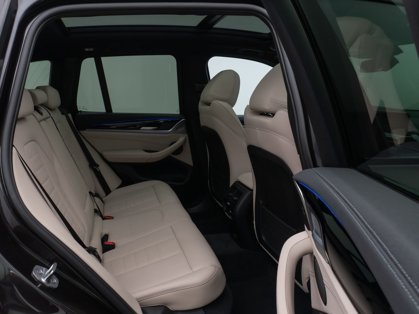 Fahrzeugabbildung BMW X3 M40i  Panorama Kamera HUD DAB H/K Komfort 20"