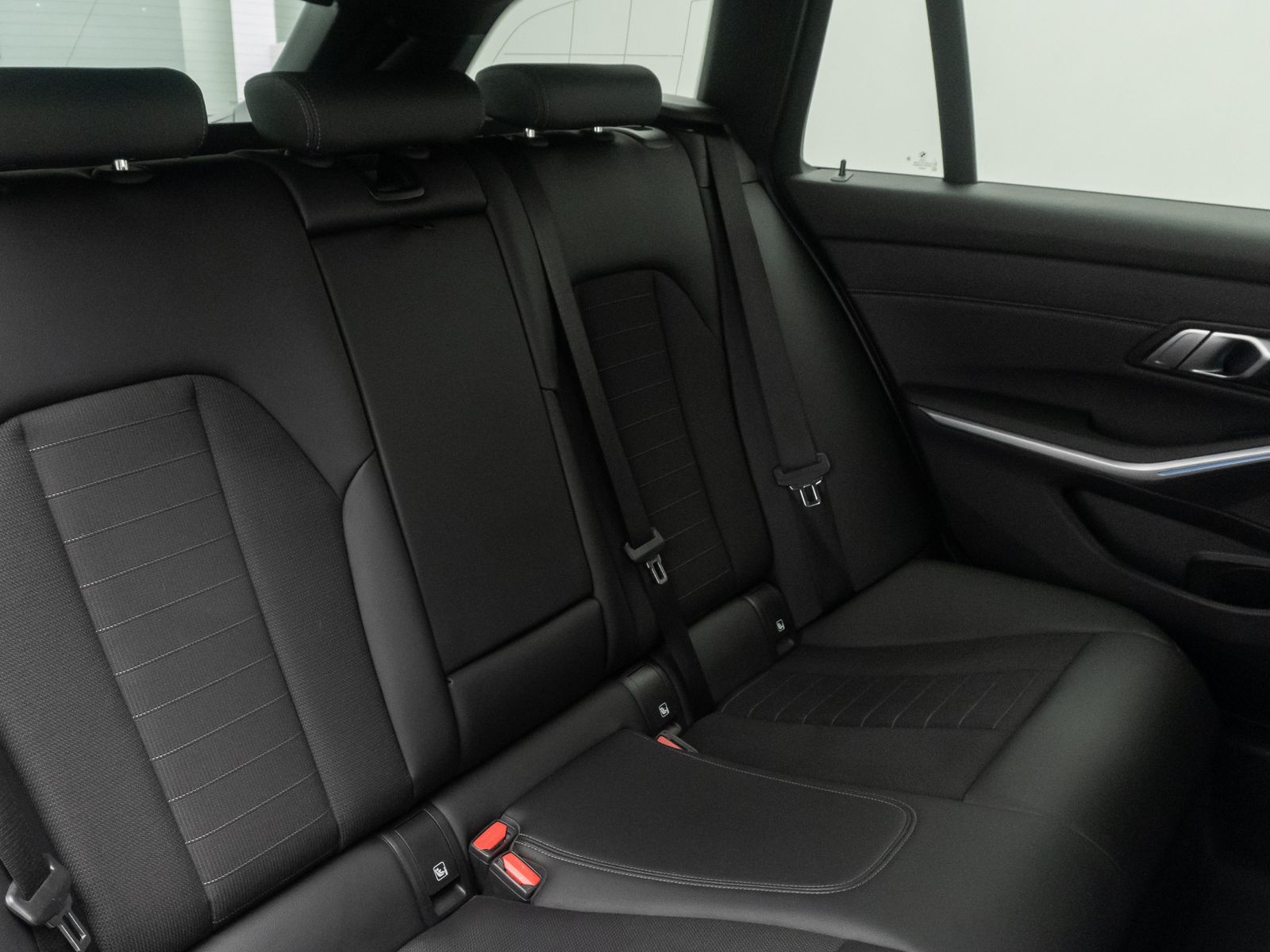 Fahrzeugabbildung BMW 330e Sport Line DAB Kamera Parkassistent Alarm