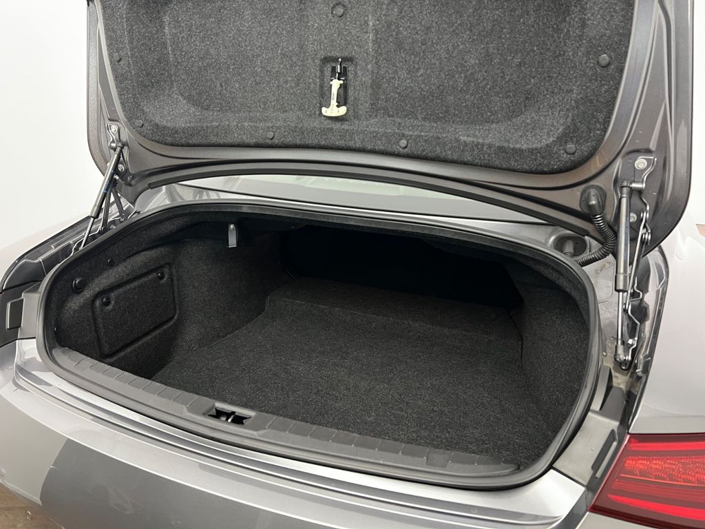 INFINITI Q60 2.0 TURBO/ 2.H/ VOLLAUSSTATTUNG/ CARBON INFINITI Q60 2.0 TURBO/ 2.H/ VOLLAUSSTATTUNG/ CARBON