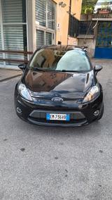 Ford Fiesta 1.4 TDCi 70CV 5 porte Titanium - Ford Fiesta mit Diesel-Antrieb: 1.4