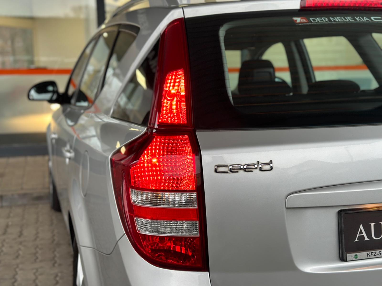 Kia cee'd 2009 — photo 35