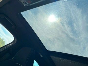 Fahrzeugverkauf 10 Skoda Karoq Sportline 1.5 Matrix+AHK+Panodach+Kamera