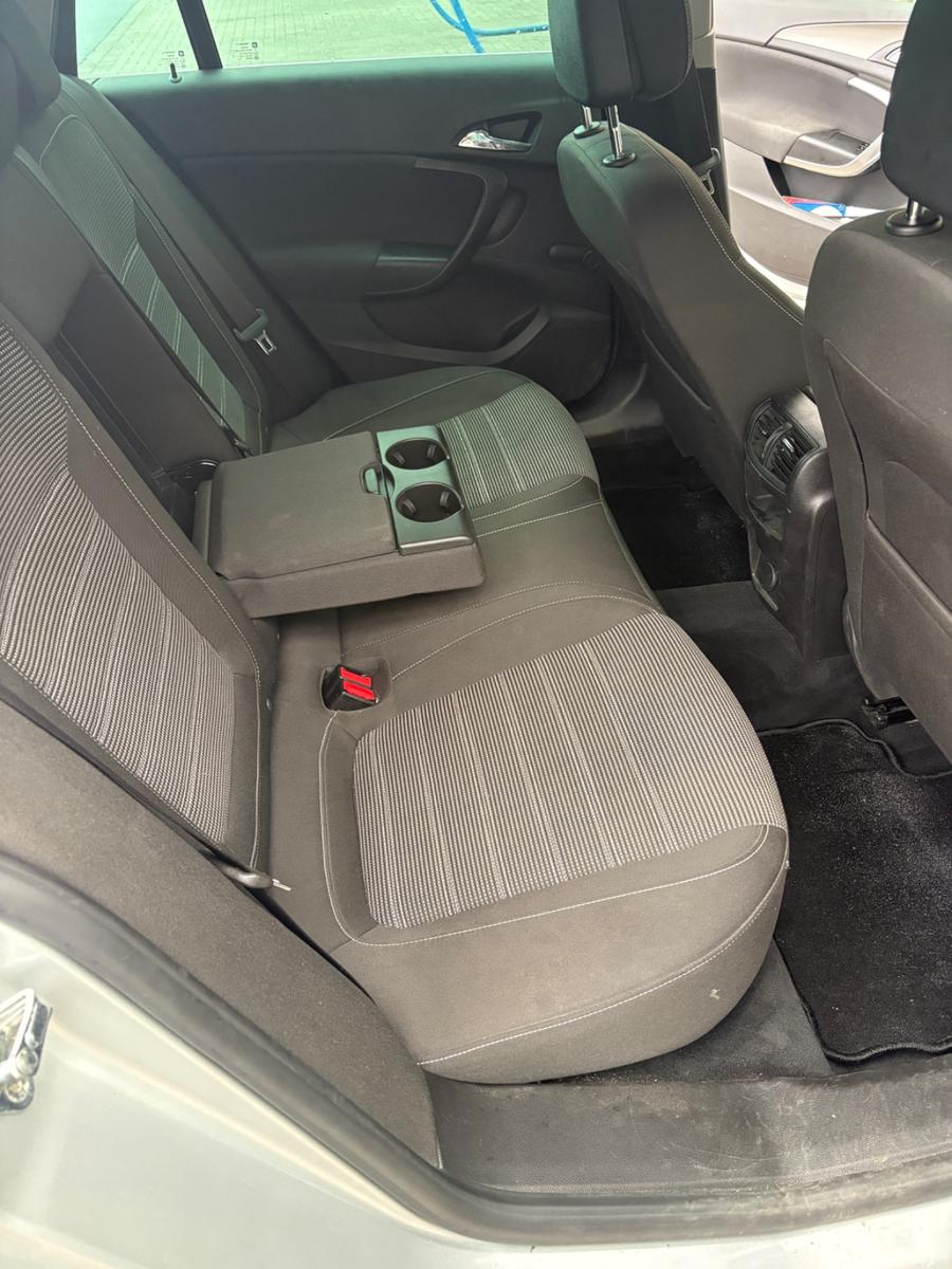 Opel Insignia 2011 — photo 8