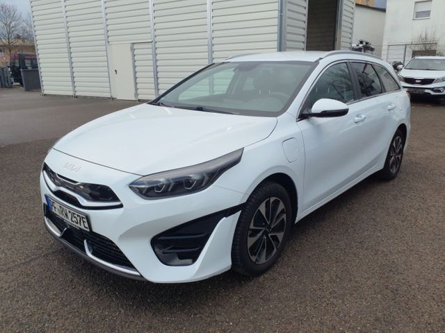 Kia Ceed Hybrid Spirit Bi-LED R.Cam ACC PDC SHZ AHK