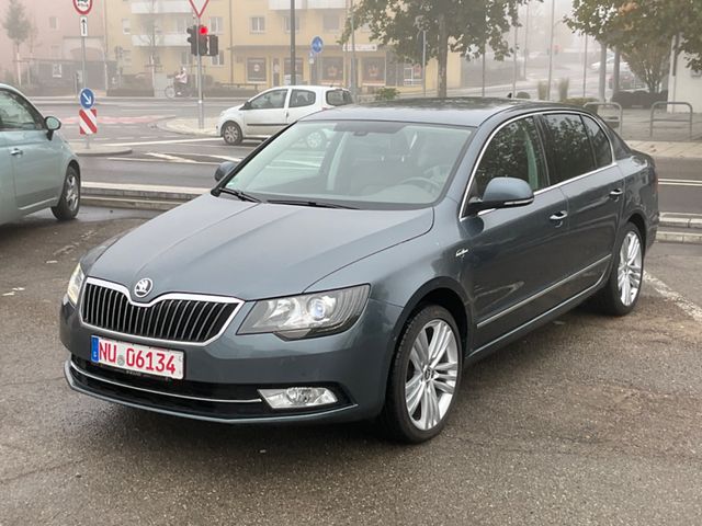 Skoda Superb 2.0 TDI Lim. * Laurin & Klement *