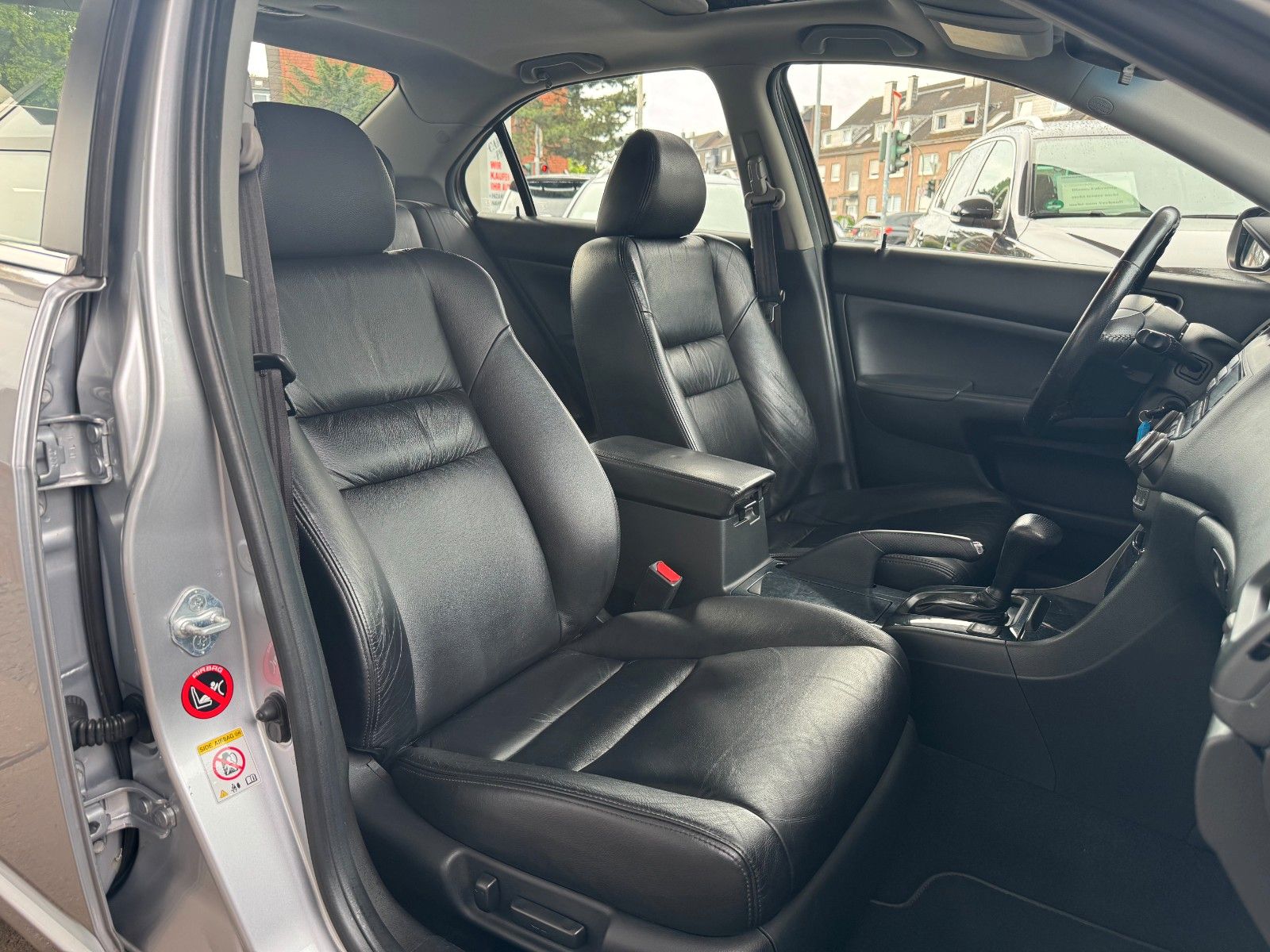 Fahrzeugabbildung Honda Accord Lim. 2.0 Executive Autom. Klimaaut./Leder