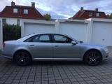 Audi A8 4.2 quattro LANG   AUTOMATIK+NAVI+SCHECKHEFT - Audi A8 mit Benzin-Antrieb: Limousine, 4.2