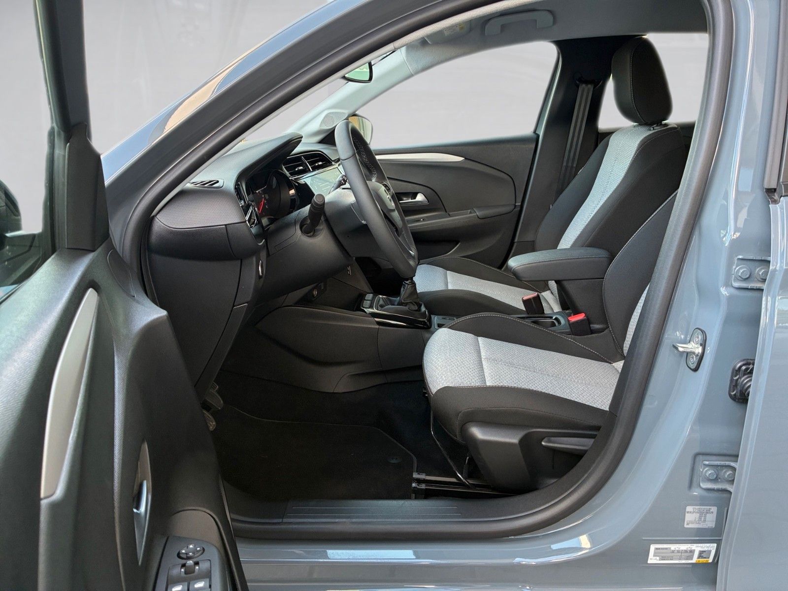 Fahrzeugabbildung Opel Corsa F Edition 100PS SHZ/PDC!