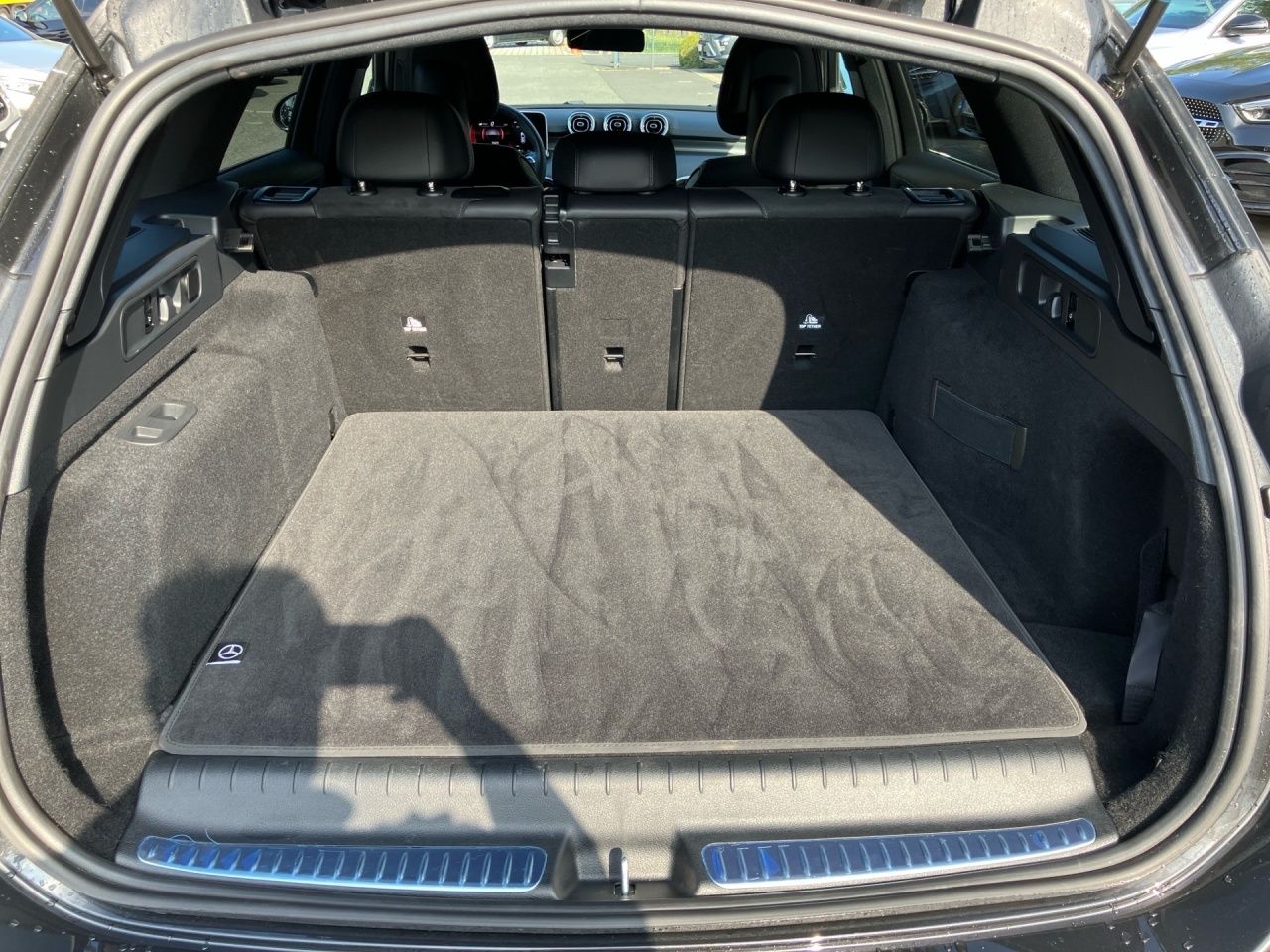 Fahrzeugabbildung Mercedes-Benz C 300 de T AMG+NIGHT+AHK+360°+BURMEST+MEMORY