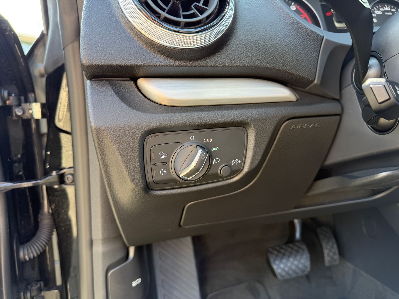 Fahrzeugabbildung Audi A3 Cabriolet 35 TFSI S line B&O ACC LED