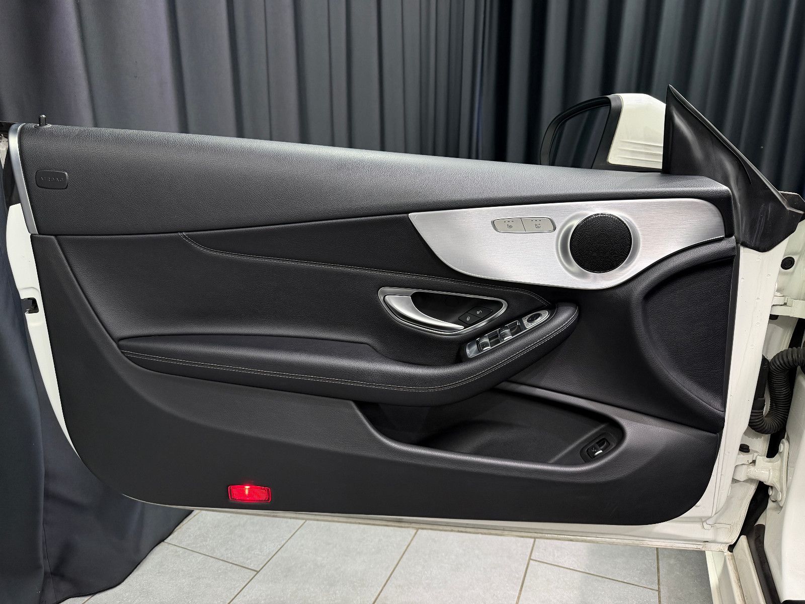 Fahrzeugabbildung Mercedes-Benz C 180 Cabrio |AMG-LINE|LED|RF-CAM|AUTOMATIK