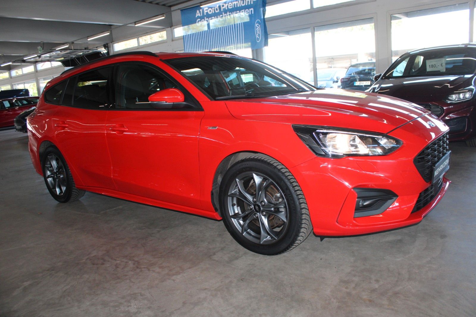 Fahrzeugabbildung Ford Focus ST-Line Automatik WinterPaket CAM ACC