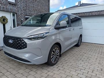 Ford Tourneo Custom Plug-in Hybrid L1 Titanium X