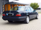 Mercedes-Benz E 420 - Mercedes-Benz E 420 mit Benzin-Antrieb