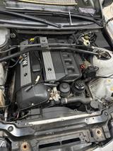 BMW 320i e46 Motor - BMW 320: 320i Motor