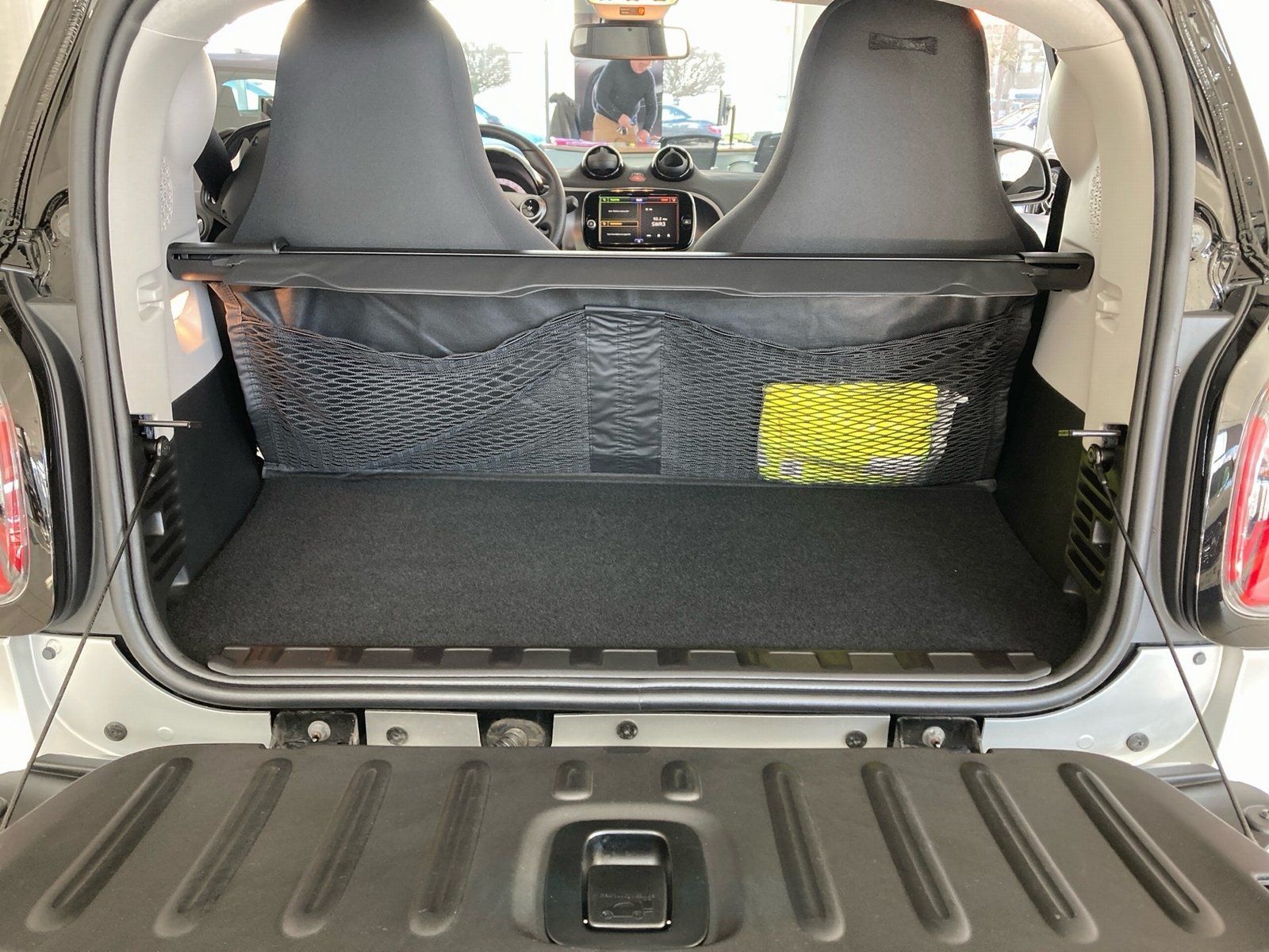 Fahrzeugabbildung Smart smart EQ fortwo Exclusive*Kamera*Media*LED*22kW*