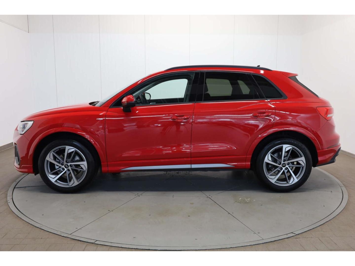 Audi Q3 35 TFSI S line S-Tronic AHK/NAV/PDC+/19'', миниатюра 5