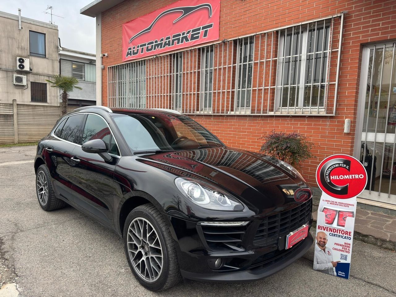 PORSCHE Macan