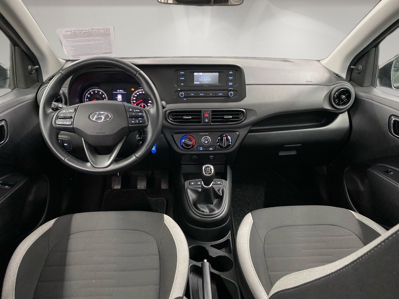 Fahrzeugabbildung Hyundai i10 1.0 Select SHZ PDC Lenkradhzg KLIMA