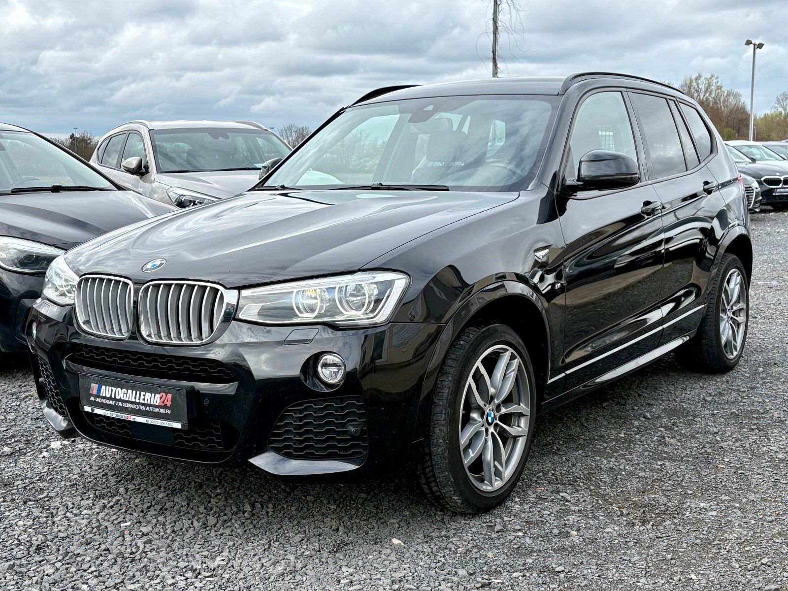 Fahrzeugabbildung BMW X3 xDrive35d Sport-Aut. M SPORTPAKET Navi Leder