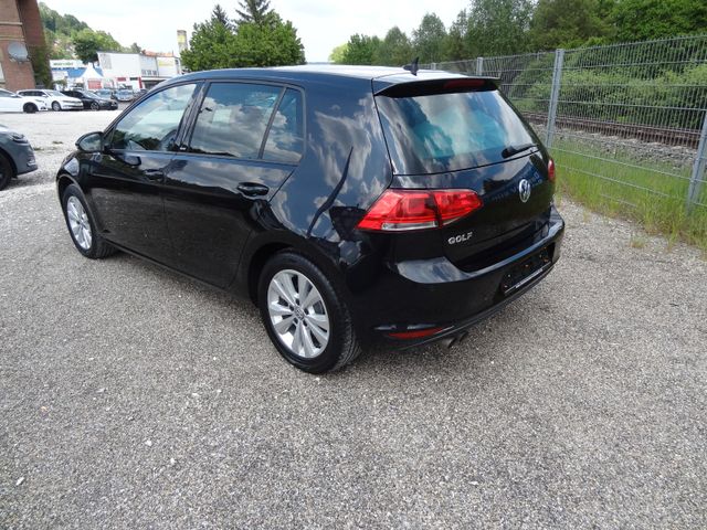 Fahrzeugabbildung Volkswagen Golf VII Lim. Allstar/1.Hand/Navi/PDC/SitzH/Alu/