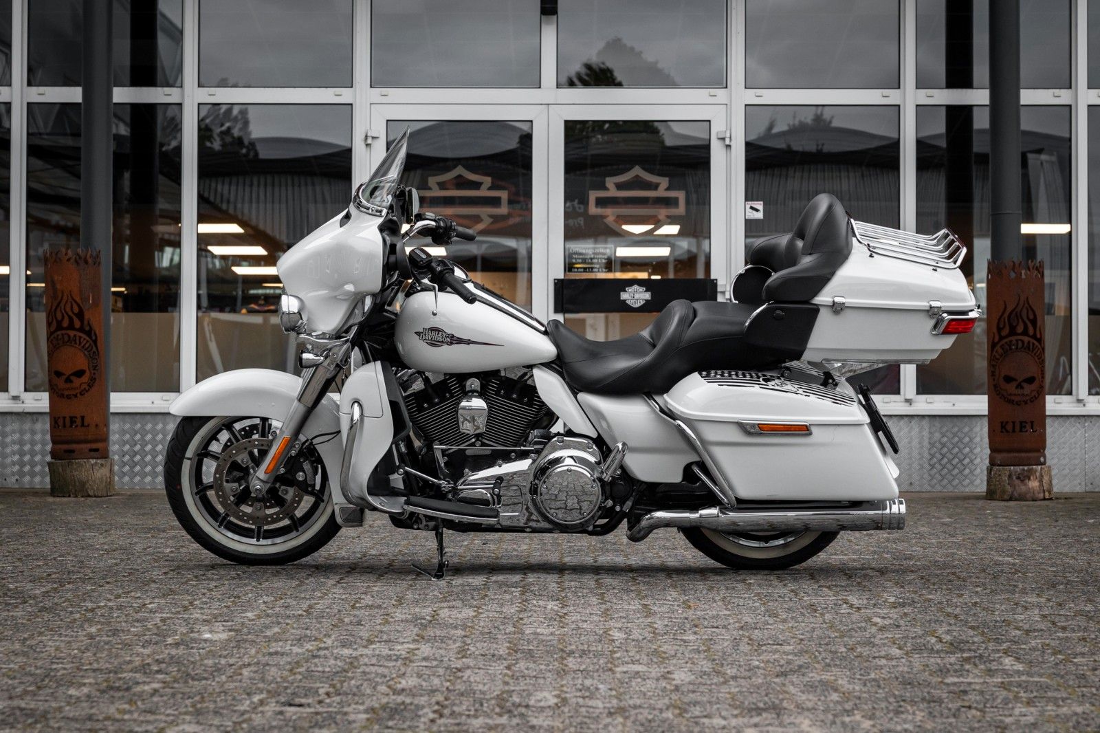 Fahrzeugabbildung Harley-Davidson E-Glide Ultra 103 cui FLHTKL - Kesstech -