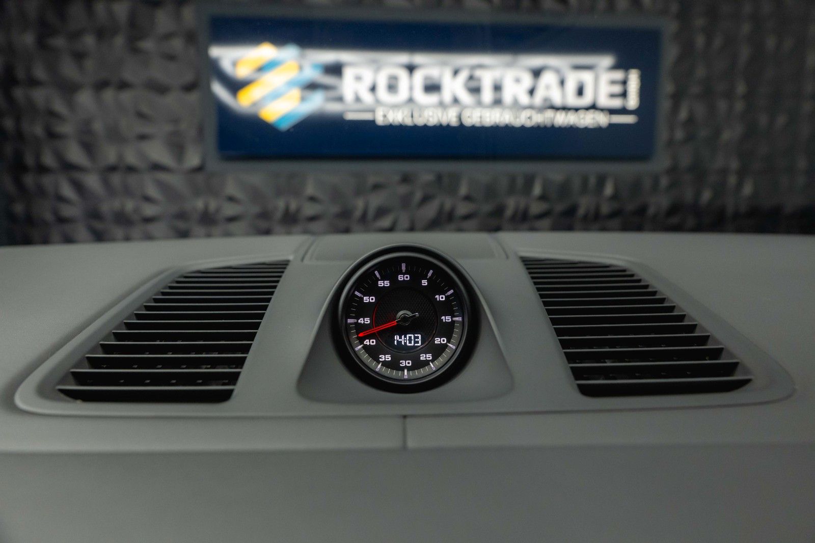 Fahrzeugabbildung Porsche Cayenne Turbo V8 Sport Chrono Black *ACC*LED*