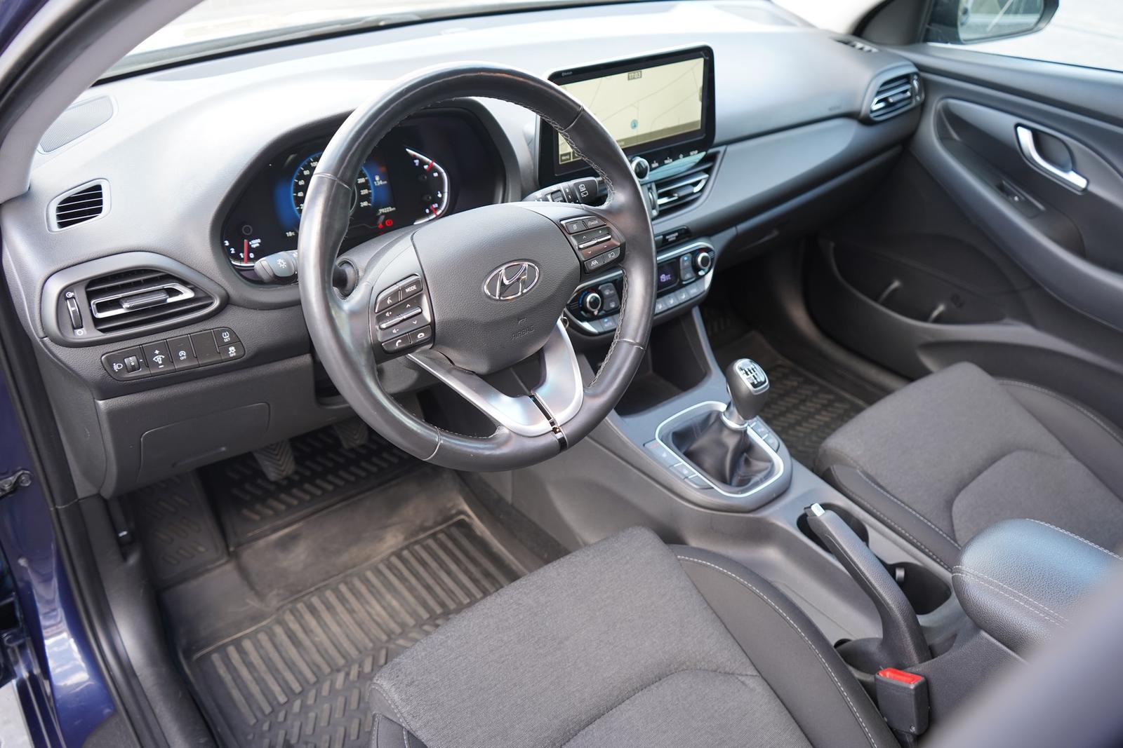 Hyundai i30 1.5 LED Navi Panorama Kamera Tempomat DAB
